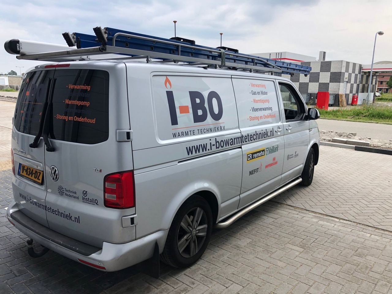 Autoreclame Rotterdam — bestelbusbestickering en carwrap